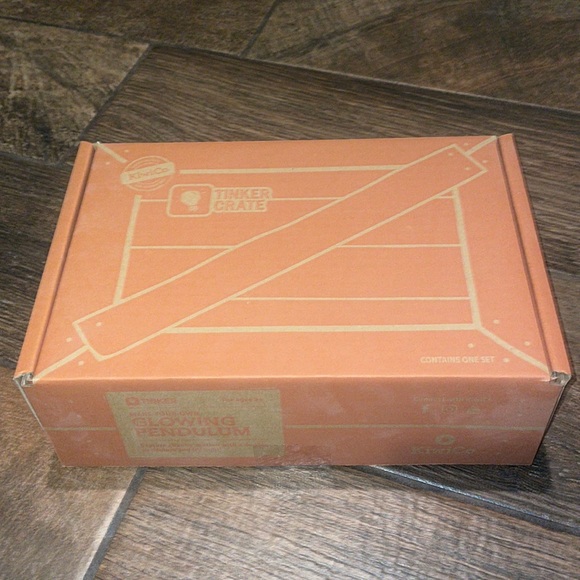 KiwiCo Tinker Crate - NEW - STEM Build Your Own - Glowing Pendulum - Age 9+ - Picture 2 of 5